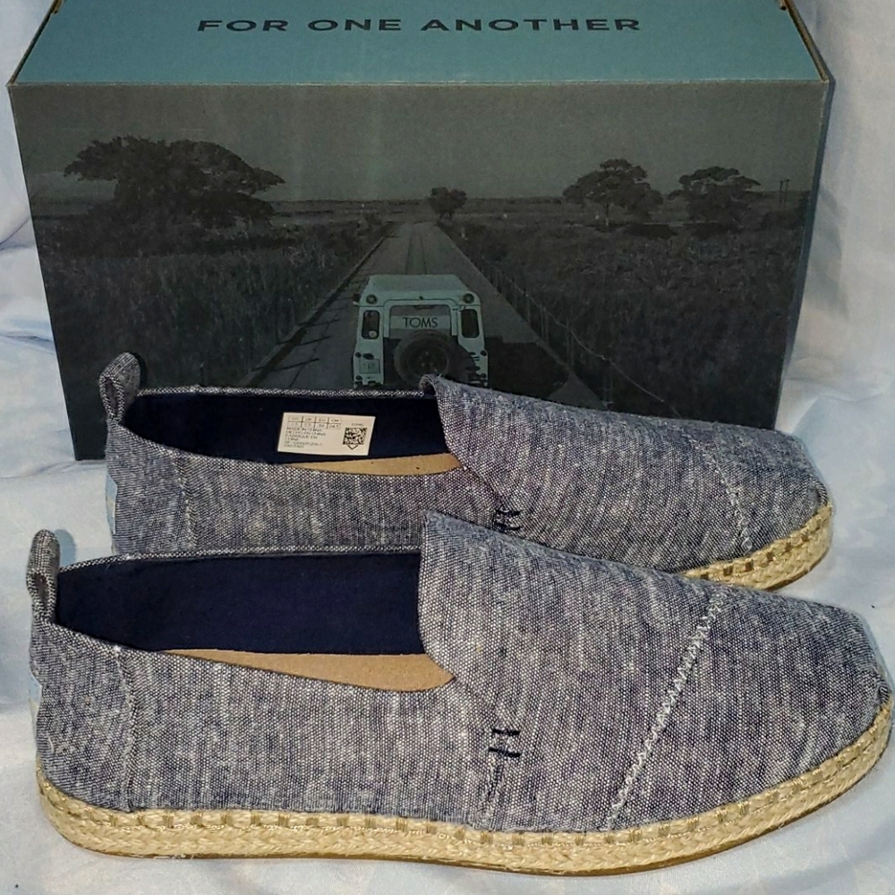 NEW - TOMS Navy Chambray US 7.5